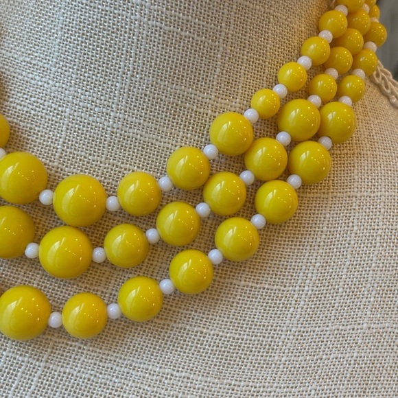 Vintage 70’s LEMON Yellow / White Multi-Strand Bead Necklace. MCM EUC - Picture 5 of 8